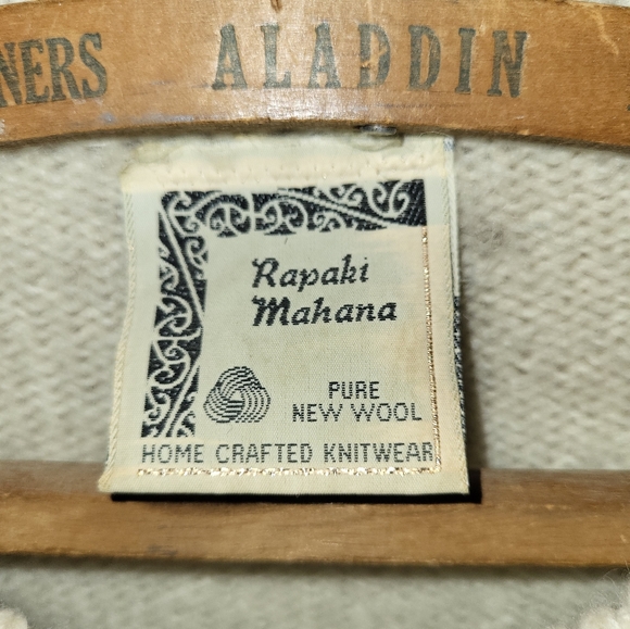 Vintage Rapaki Mahana Wool Sweater Hand crafted Knitwear from New Zealand - Picture 3 of 4